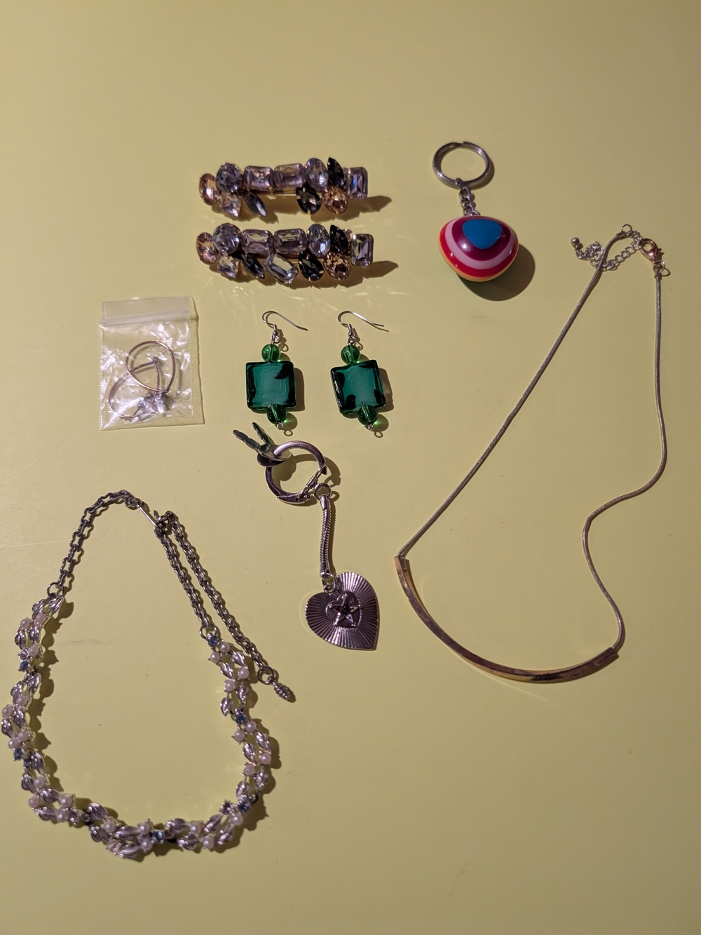 WOMEN'S PRE OWNED JEWELRY LOT IN EXCELLENT SHAPE AND CONDITION